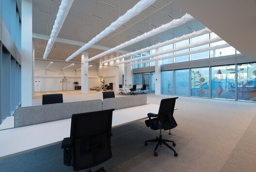 Waterloo 16 W16_bannerunder_ws01.jpg